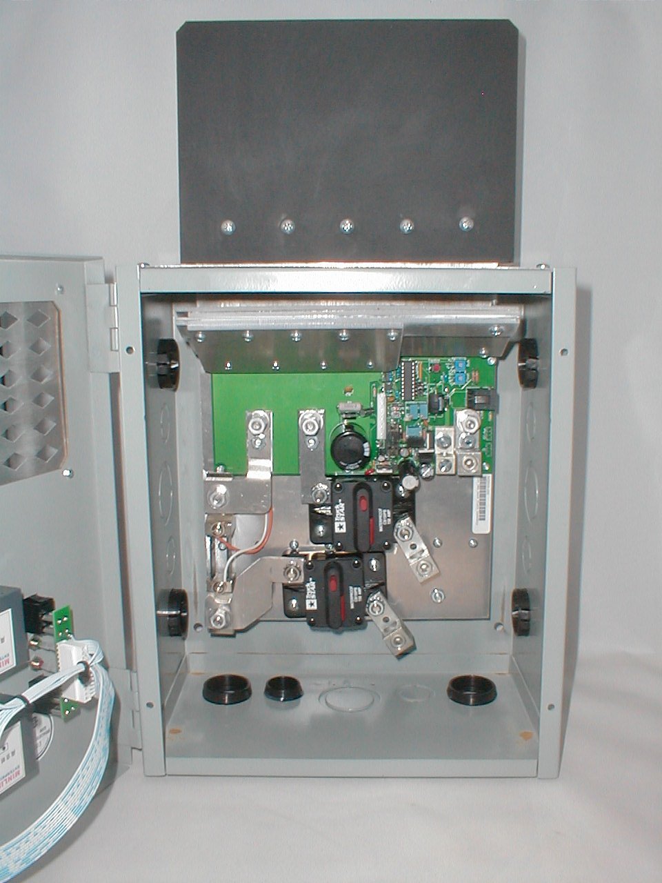 C155-SMA High amperage charge controller inside view